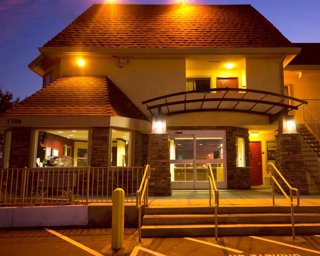 Quality Inn Elk Grove-Сакраменто Экстерьер фото